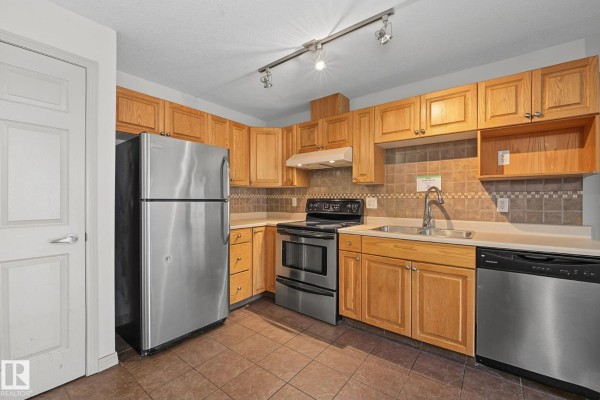 #111 5005 165 Av Nw, Edmonton, AB T5Y0L8 Photo 4