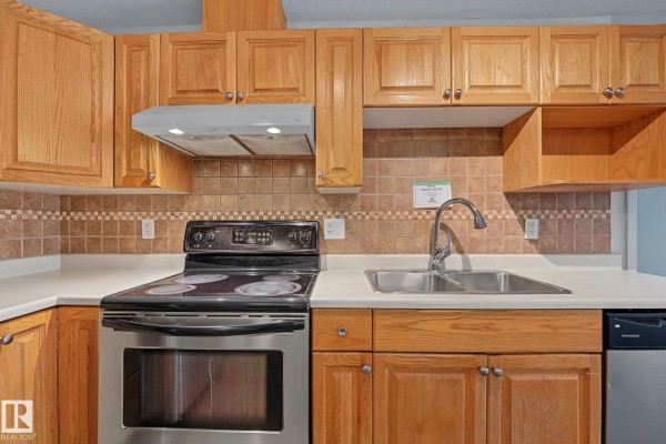 #111 5005 165 Av Nw, Edmonton, AB T5Y0L8 Photo 5
