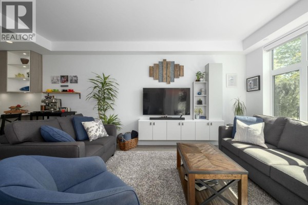 111 747 E 3rd Street, North Vancouver, BC V7L1G8 Photo 4