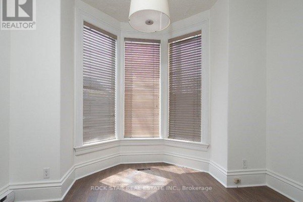 111 Ainslie Street N, Cambridge, ON N1R3P2 Photo 4