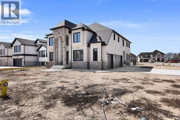 5pc Ensuite bath - 111 Bonnet, Amherstburg, ON N9V0G8 Photo 3