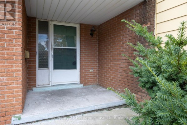 Bedroom - 111 Briarhill Drive, Stratford, ON N5A6N6 Photo 5