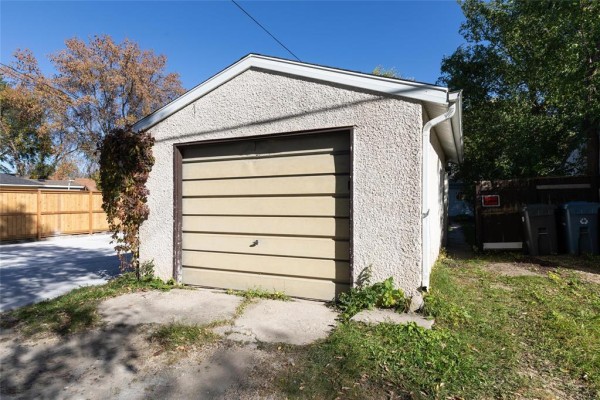 Primary Bedroom - 111 Bristol Avenue, Winnipeg, MB R2H2R5 Photo 4