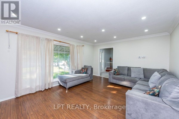 Eating area - 111 Dearbourne Boulevard, Brampton, ON L6T1J8 Photo 5