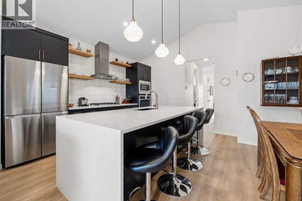 5pc Bathroom - 111 Haskayne Drive Nw, Calgary, AB T3L0H1 Photo 2