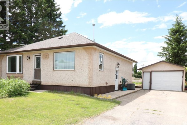 Living room - 111 Henderson Street, Grayson, SK S0A1E0 Photo 2
