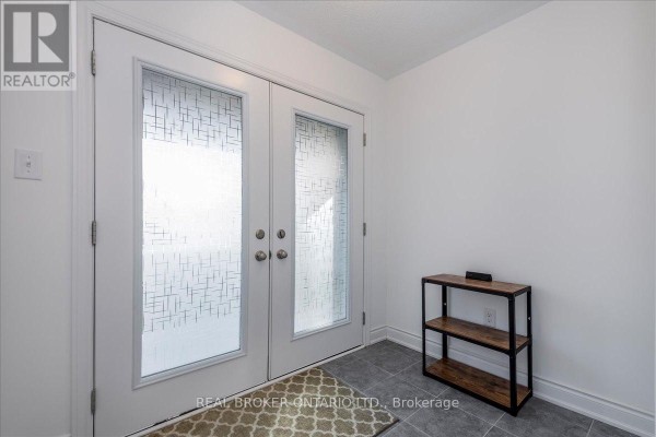 Living room - 111 Marina Village Drive, Georgian Bay, ON L0K1S0 Photo 4