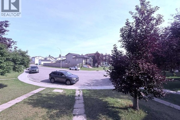 111 Martin Crossing Grove Ne, Calgary, AB T3J3M5 Photo 4