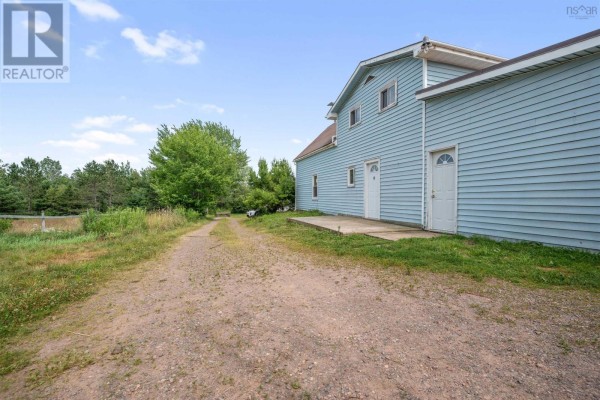 Living room - 111 Minto Road, Black River, NS B0K1R0 Photo 3