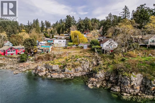 111 Morningside Rd, Salt Spring, BC V8K1X1 Photo 4