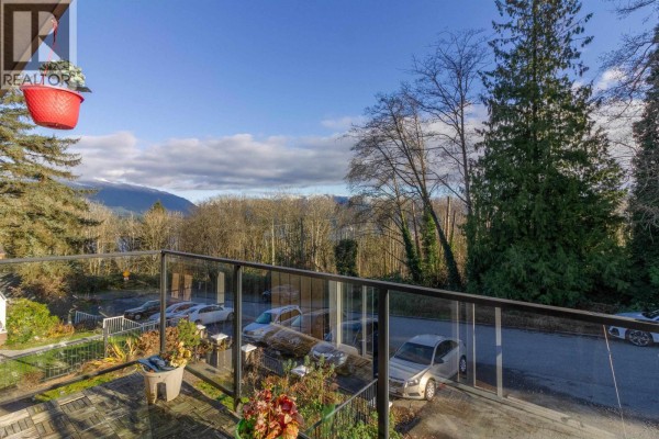 111 N Fell Avenue, Burnaby, BC V5B1L3 Photo 5