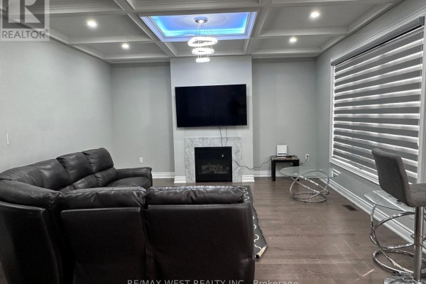 Dining room - 111 Scarlet Way, Bradford West Gwillimbury, ON L3Z0T4 Photo 5