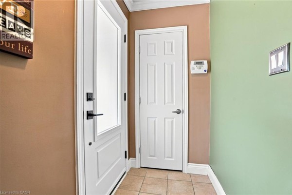 Laundry room - 111 Sharon Avenue, Hamilton, ON L8T1E4 Photo 5