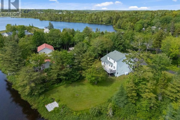 Living room - 111 St George Boulevard, Hammonds Plains, NS B4B1K7 Photo 5