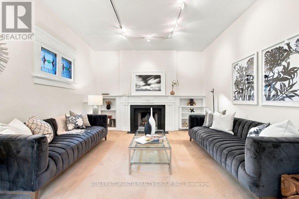 Living room - 111 Welland Avenue, Toronto, ON M4T2J3 Photo 5