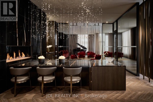Kitchen - 1110 - 11 Yorkville Avenue, Toronto, ON M4W0B7 Photo 3