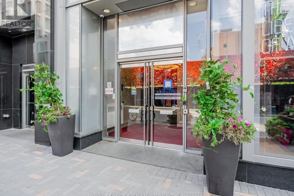 1110 - 155 Yorkville Avenue, Toronto, ON, photo 2