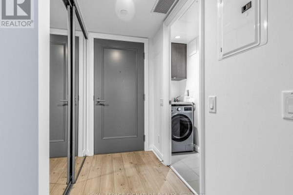 1110 - 155 Yorkville Avenue, Toronto, ON M5R1C4 Photo 5