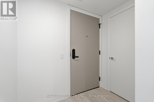 Living room - 1110 - 25 Frederick Todd Way, Toronto, ON M4G0C6 Photo 2