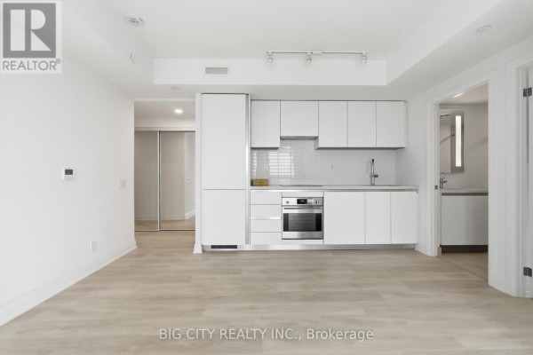 Primary Bedroom - 1110 - 25 Frederick Todd Way, Toronto, ON M4G0C6 Photo 4