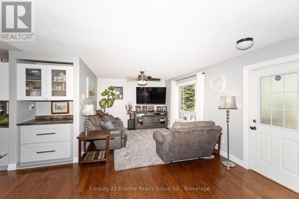 Primary Bedroom - 1110 Howland Junction Road, Minden Hills, ON K0M2K0 Photo 5