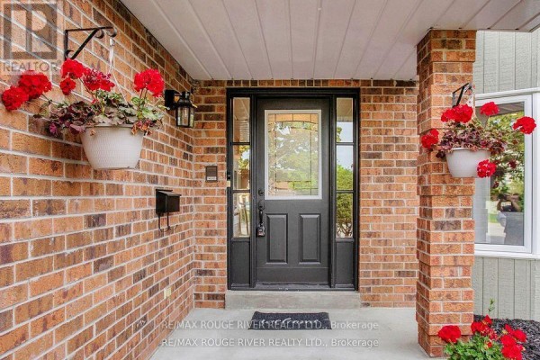 1110 Timber Court, Pickering, ON, photo 3