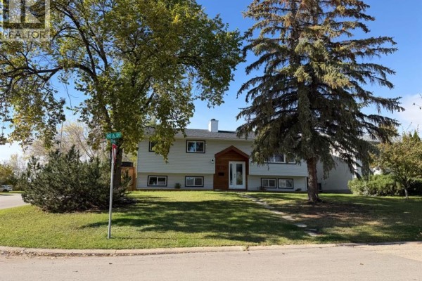 3pc Bathroom - 11104 92a Street, Grande Prairie, AB T8V3M3 Photo 2