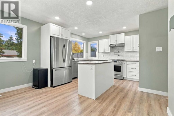 3pc Bathroom - 11107 94 Street, Grande Prairie, AB T8V1Y8 Photo 2