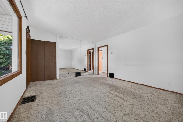 Family room - 11109 38 St Nw, Edmonton, AB T5W2E9 Photo 4