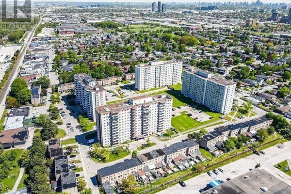 1111 - 50 Lotherton Pathway, Toronto, ON, photo 2
