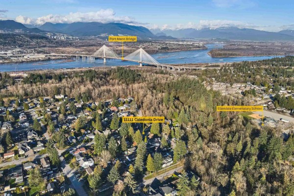 11111 Caledonia Drive, Surrey, BC V3R3N4 Photo 2
