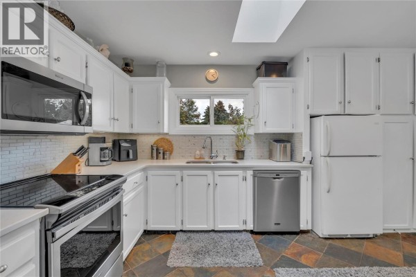 Partial bathroom - 11114 Prairie Valley Road, Summerland, BC V0H1Z8 Photo 4