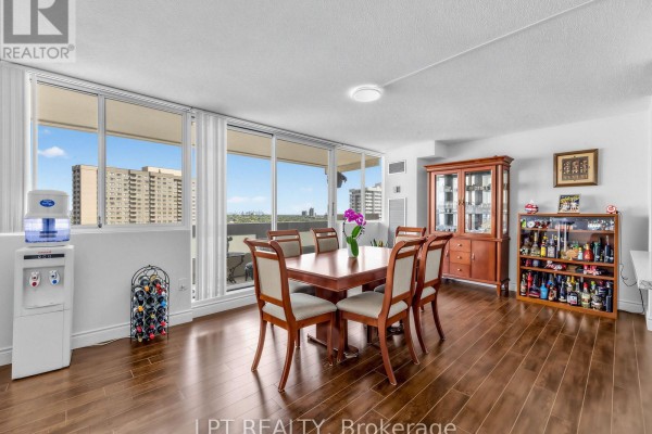 Primary Bedroom - 1112 - 3590 Kaneff Crescent, Mississauga, ON L5A3X3 Photo 4