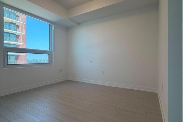Den - 1112 - 4010 Eglinton Avenue W, Toronto, ON M9A0G5 Photo 5