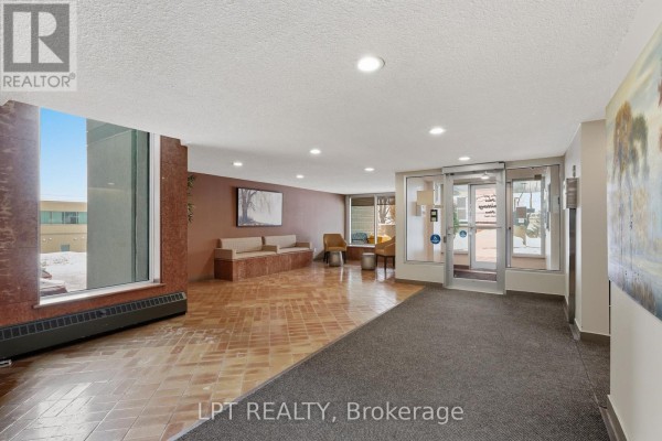 1112 - 555 Brittany Drive, Ottawa, ON K1K4C5 Photo 4