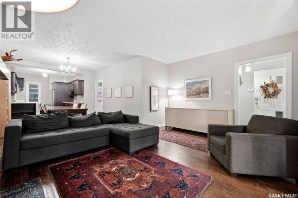 Den - 1112 College Avenue, Regina, SK S4P1A8 Photo 2