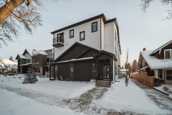 11121 62 Street, Edmonton, AB T5W4B8 Photo 2