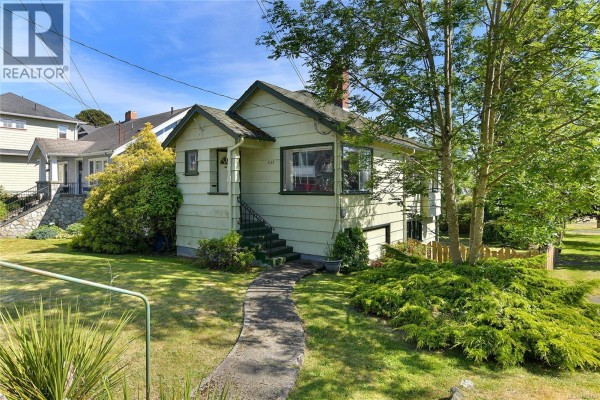 1113 Esquimalt Rd, Esquimalt
