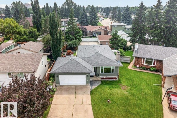 Family room - 11131 35a Av Nw, Edmonton, AB T6J0A4 Photo 4