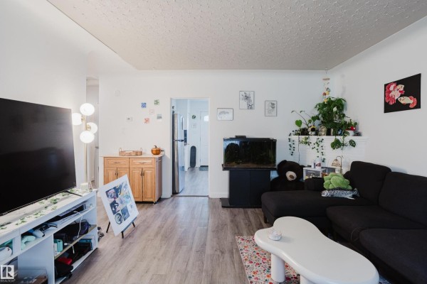 Bedroom 5 - 11134 11138 116 St Nw, Edmonton, AB T5G2V8 Photo 5