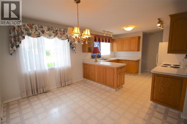 Bedroom - 11136 Parkview Drive, Dawson Creek, BC V1G4A3 Photo 4