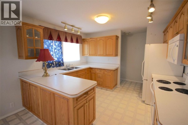 Bedroom - 11136 Parkview Drive, Dawson Creek, BC V1G4A3 Photo 5