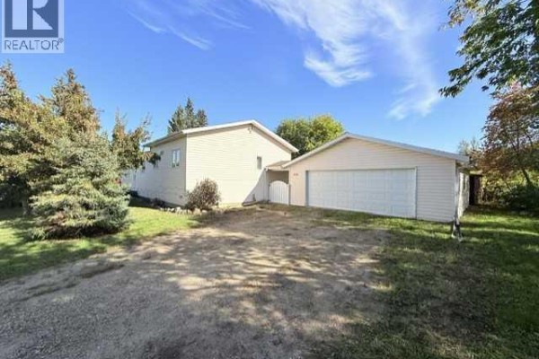 Bedroom - 11137 92 Street, Peace River, AB T8S1P6 Photo 2