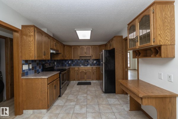 Primary Bedroom - 11138 30 Av Nw, Edmonton, AB T6J3Y6 Photo 5