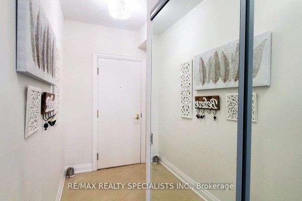1114 - 2083 Lake Shore Boulevard W, Toronto, ON, photo 3