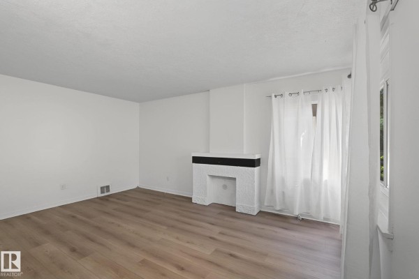 Bedroom 2 - 11147 78 Av Nw, Edmonton, AB T6G0M5 Photo 4
