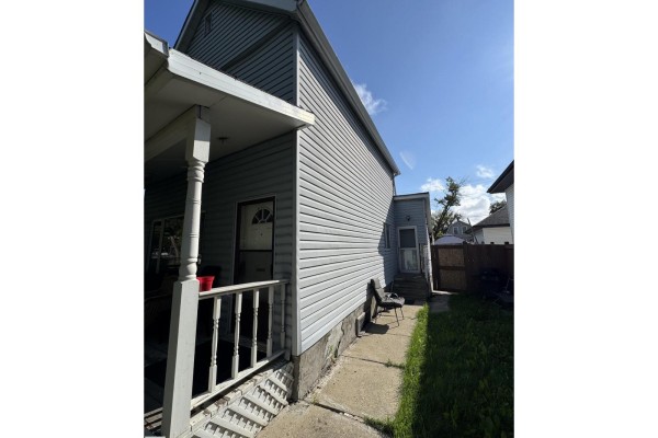 Primary Bedroom - 11147 97 St Nw, Edmonton, AB T5G1W9 Photo 4