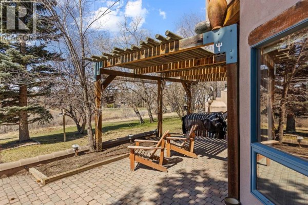 5pc Bathroom - 1115 16a Street Nw, Calgary, AB T2N2C9 Photo 4