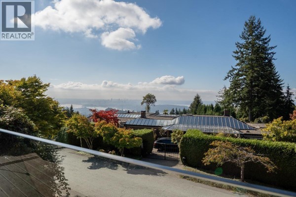 1115 Groveland Court, West Vancouver, BC V7S1Z7 Photo 2