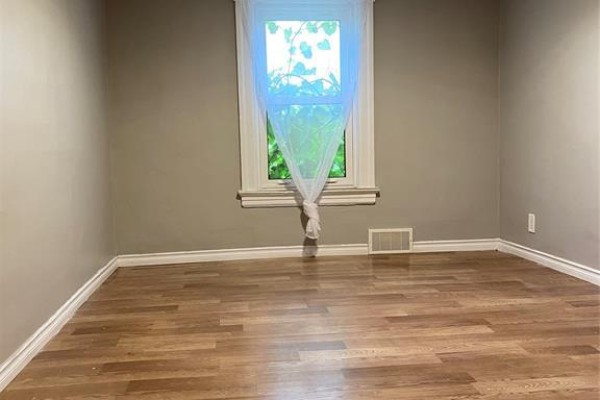 1115 Marion Unit# Upper, Windsor, ON, photo 2